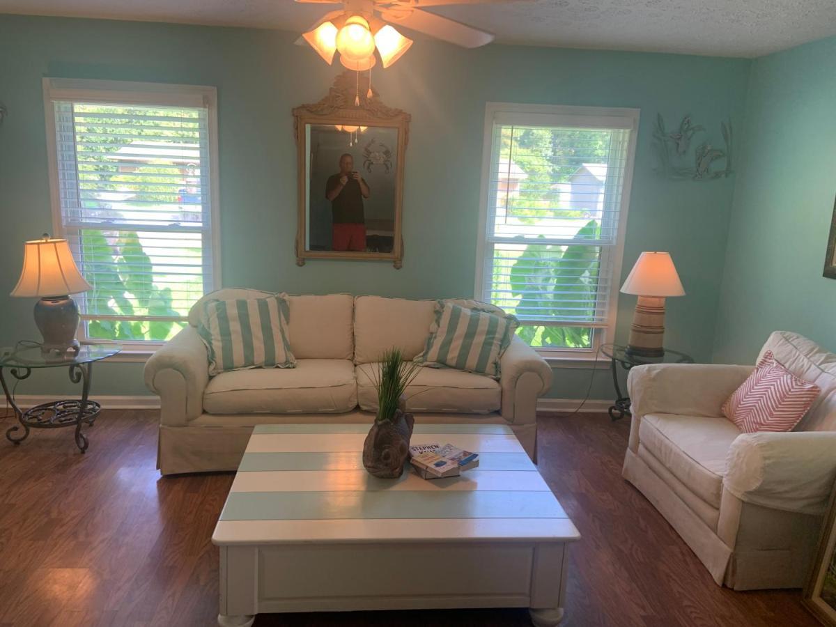 Cheerful Two Bedroom House 1.5 Miles From Beach. Myrtle Beach Exteriör bild